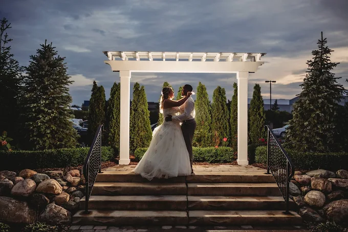 what is the best wedding photography style