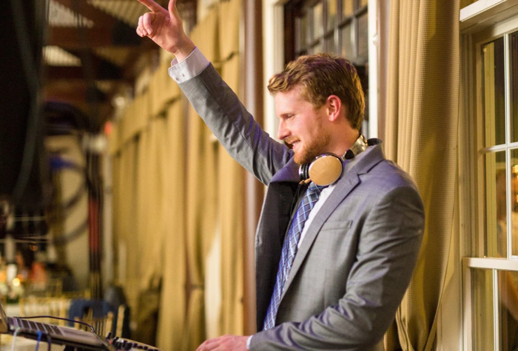 what does a dj do